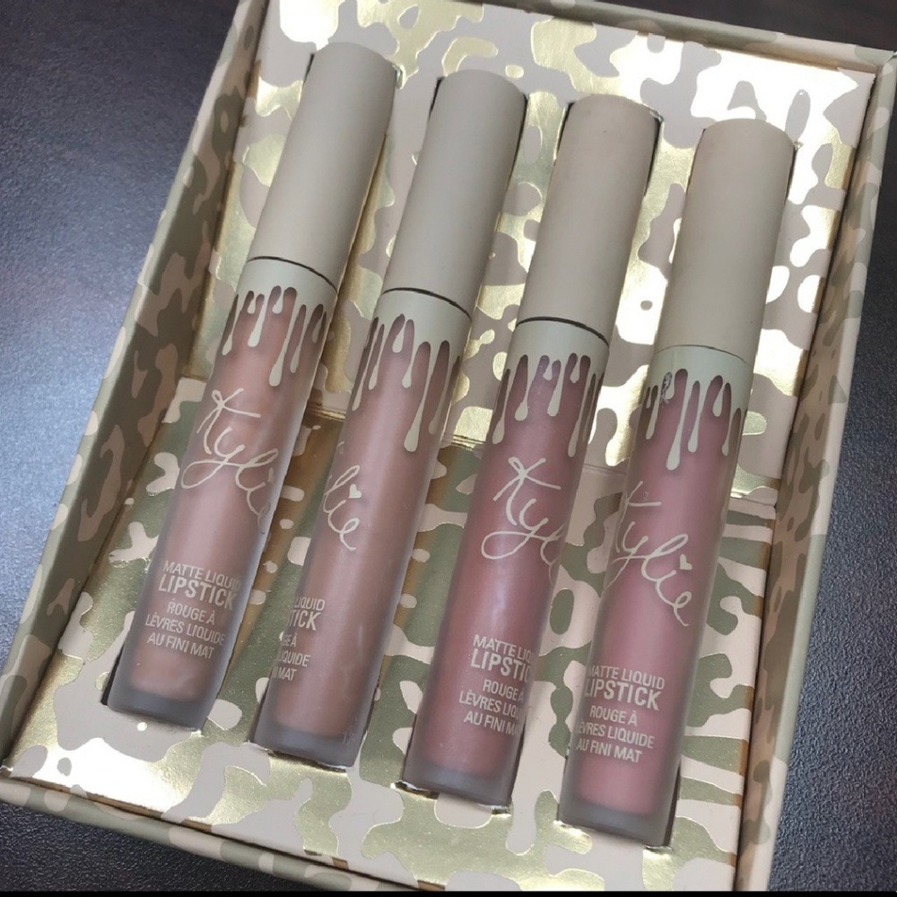 KYLIE : SEND ME MORE NUDES *AUTHENTIC*